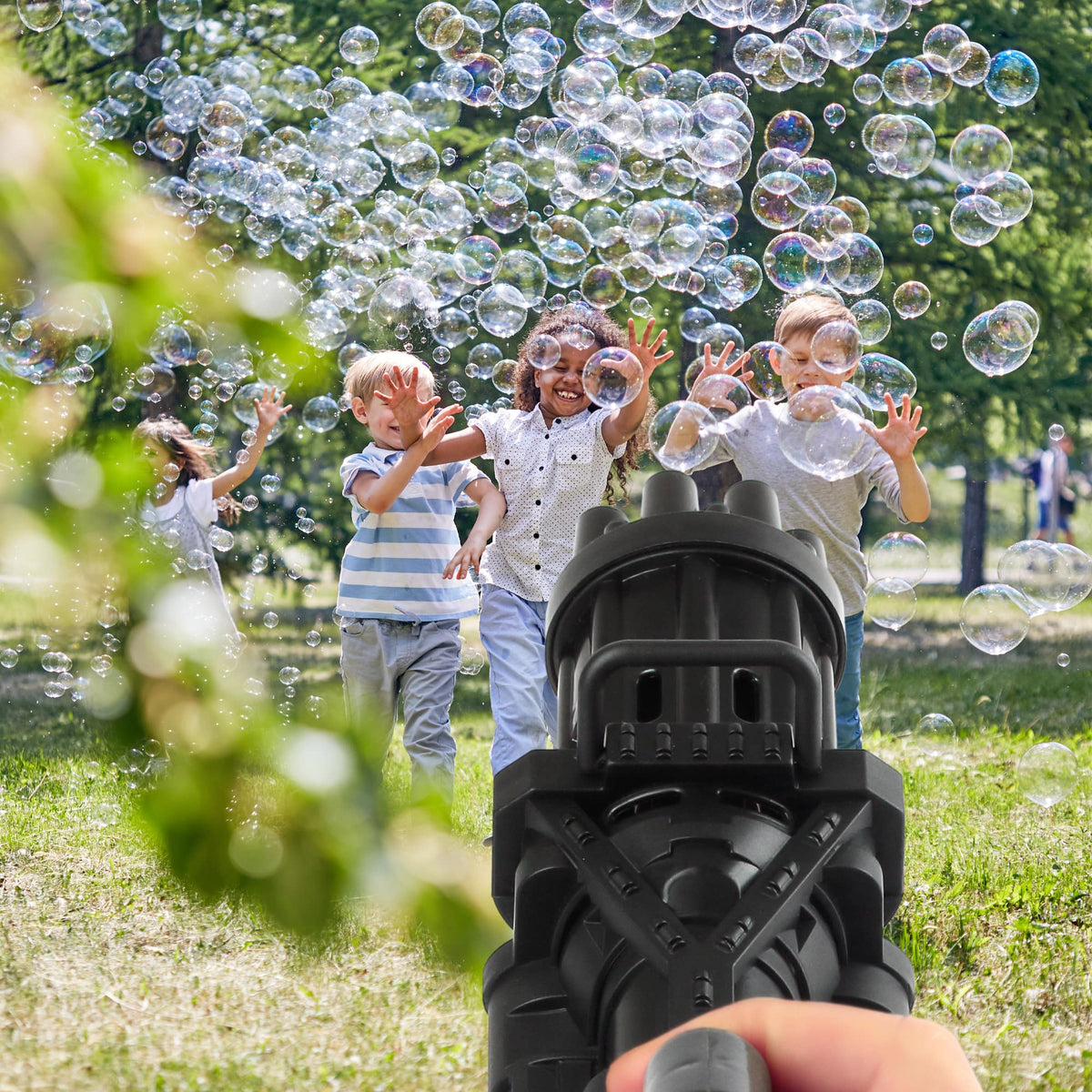 Calibre gatlin gun bubble maker